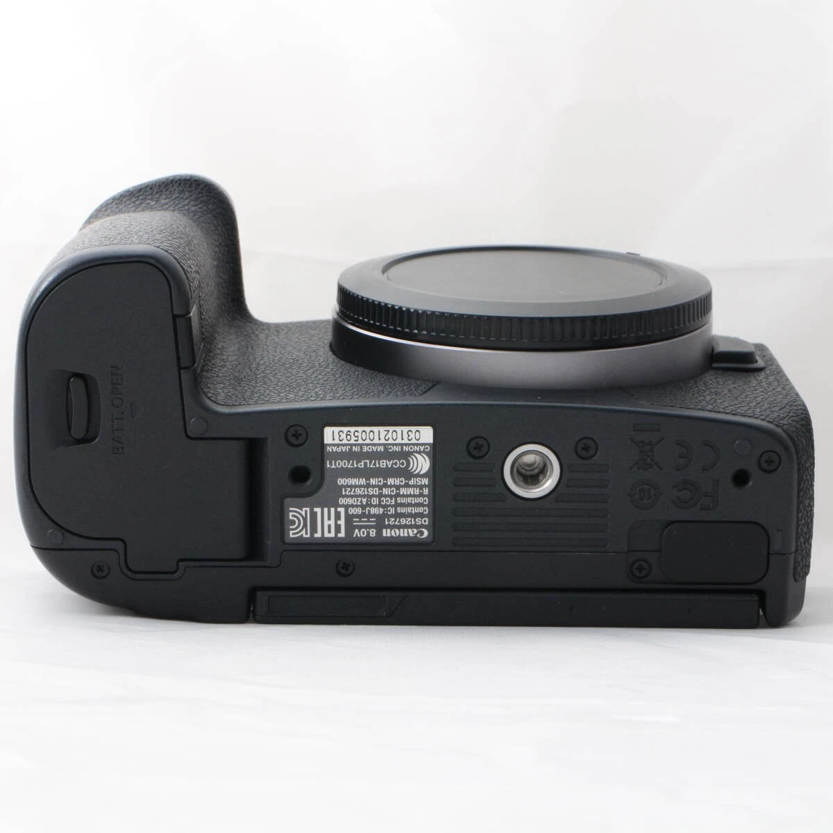 Canon EOS R Mirrorless Digital Camera (Body only) - Image 3