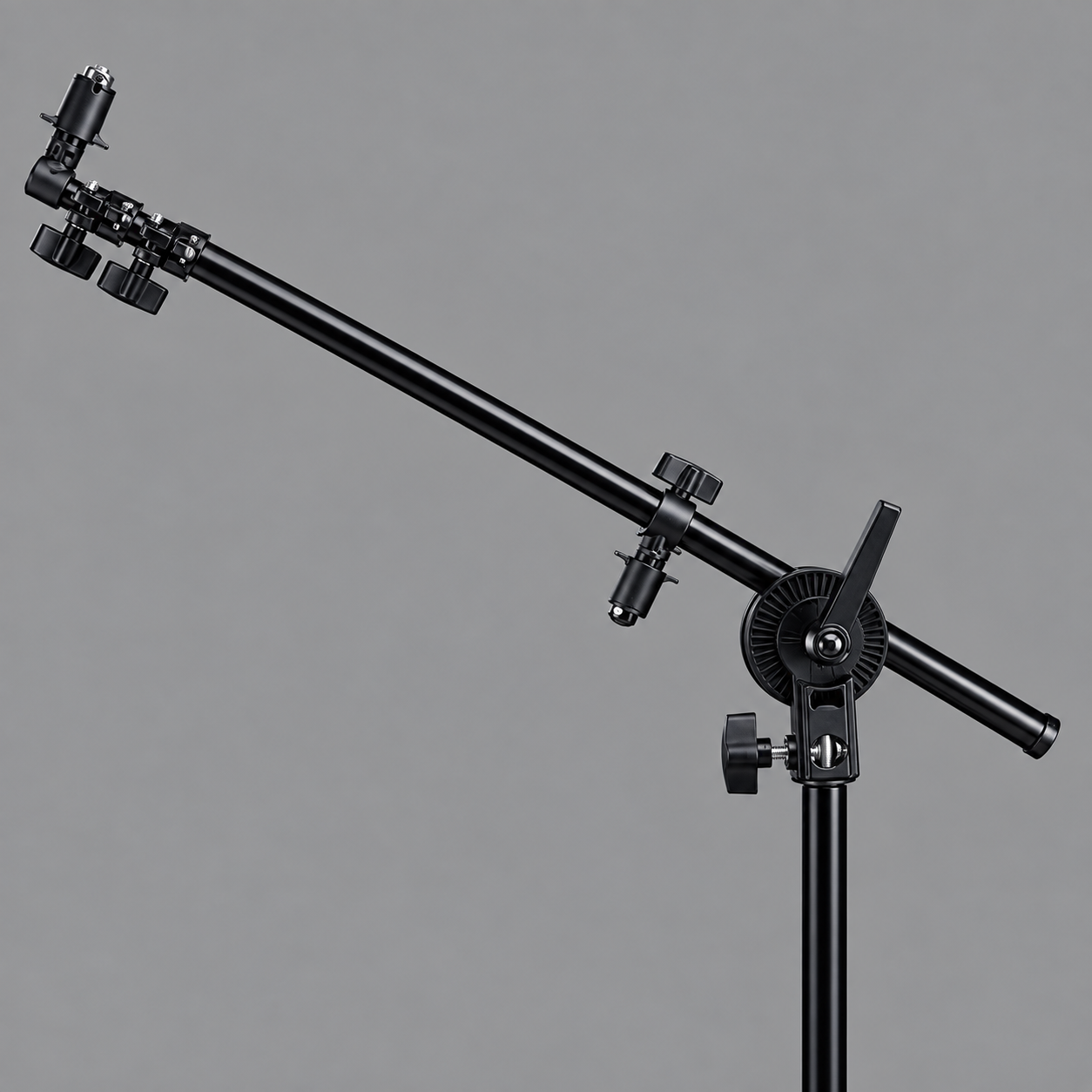 Photography reflector holder with adjustable support arm for studio lighting